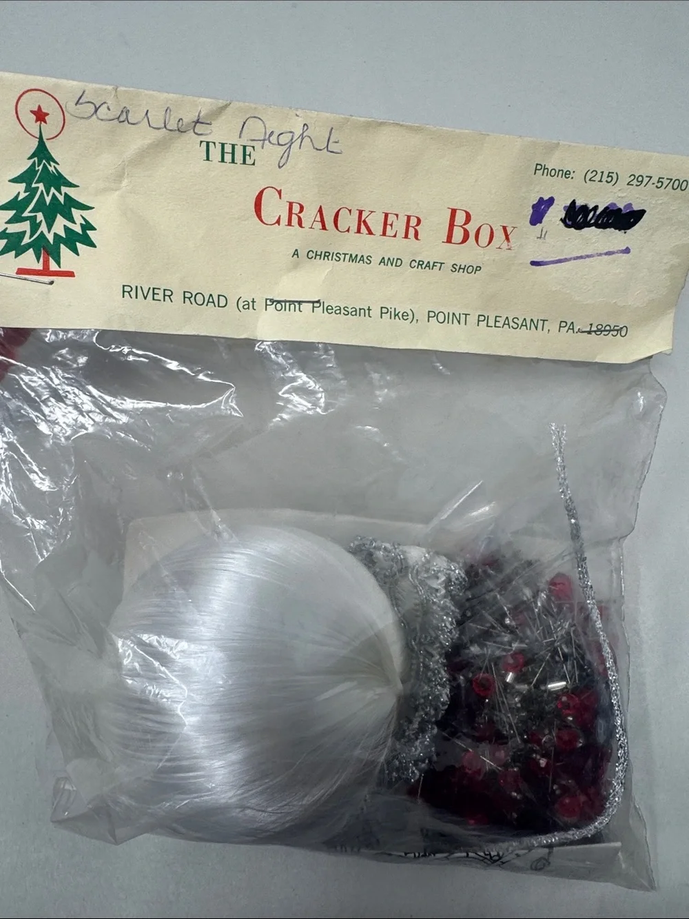 The Cracker Box Golden Oldie White Scarlet Night Christmas Ornament Kit Push Pin